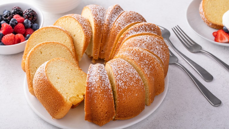 Sour cream pound cake