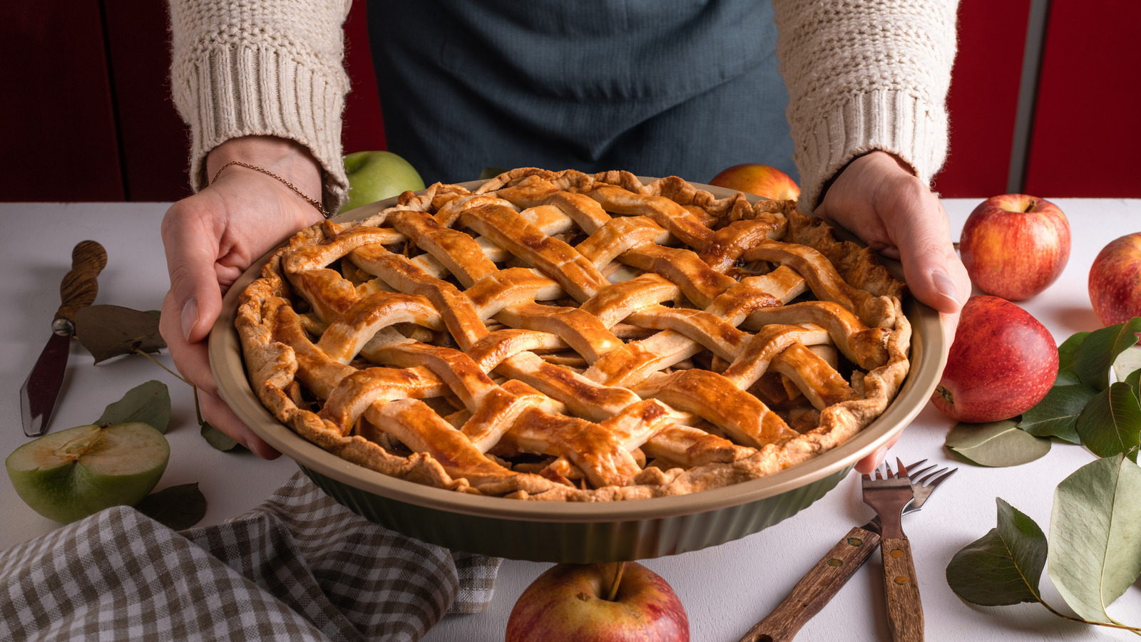 Bacon Provides A Savory Twist To Apple Pie